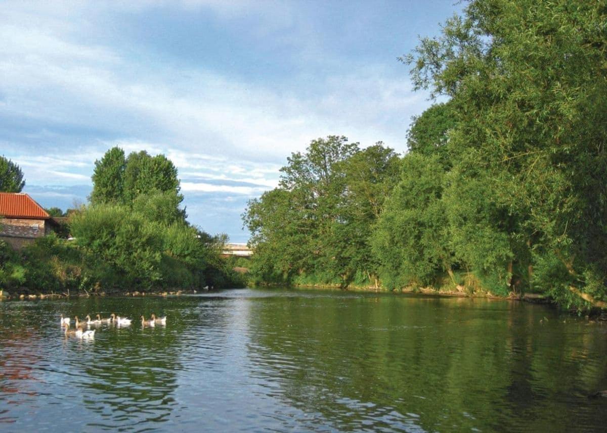 Weir Country Park Hotel Holtby Exterior foto